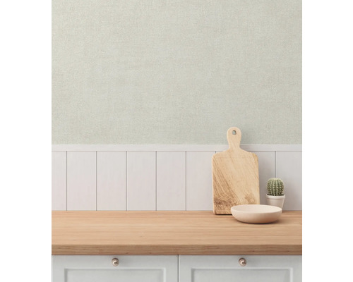 Keukenscène met snijplank, kom en cactus op een werkblad