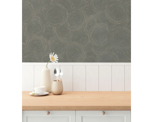 Behang met cirkelpatroon in de kamer