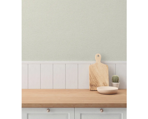 Keukenscène met werkblad, snijplank, schaal en cactus