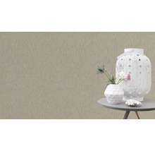 Decoratief behang met ornamenten en objecten op tafel