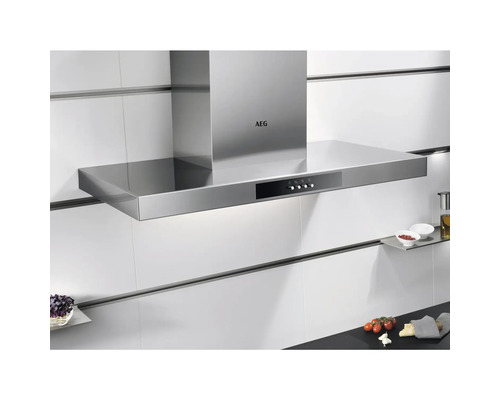 Roestvrijstalen afzuigkap in een moderne keuken