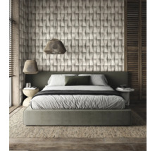 Slaapkamer met bed, nachtkastjes, lampen, vloerkleed en wandpanelen