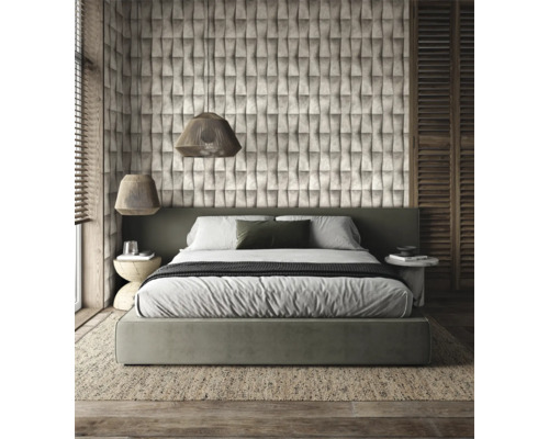 Slaapkamer met bed, nachtkastjes, lampen, vloerkleed en wandpanelen