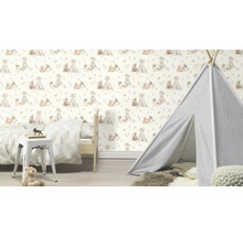 Kinderkamer met berenbehang, speeltent en kinderbed