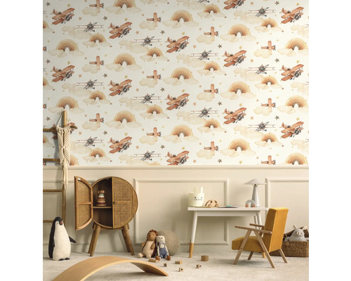 Kinderkamer met vliegtuigbehang, speelgoed en meubels