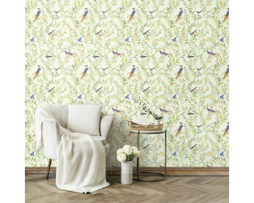 Kamerweergave met behang met vogel- en plantenmotief