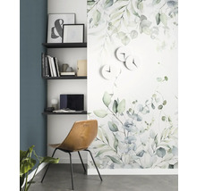 Werkkamer met plank, bureau, stoel, klokken en fotobehang met plantenmotieven