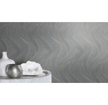Close-up van een grijs behang met golvend patroon