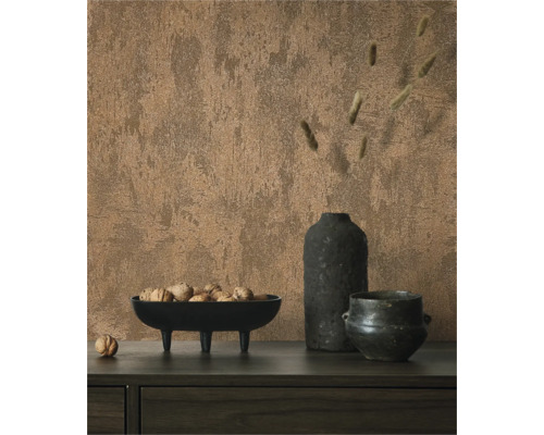 Decoratief stilleven met schaal walnoten, vazen en patroonbehang