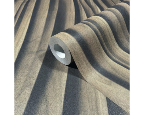 Rol behang met streepjesmotief