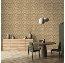 Eetkamer met patroonbehang, dressoir, eettafel en stoelen