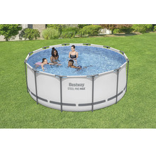 Rond Bestway stalen frame zwembad met mensen in de tuin