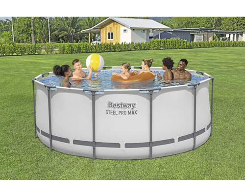 Bestway stalen frame zwembad met mensen in de tuin