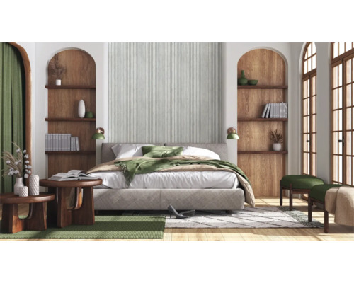 Slaapkamer met bed, nachtkastjes, planken en ramen