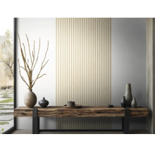 Interieurscène met houten tafel en decoratieve vazen