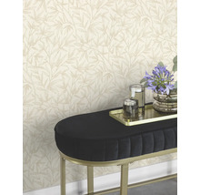 Decoratief behang met plantmotief op een muur