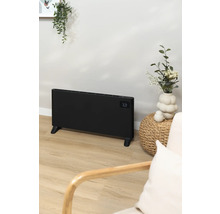 Zwarte verwarming in de woonkamer