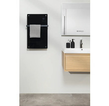 Moderne badkamer met wastafelonderkast, spiegel en handdoekradiator