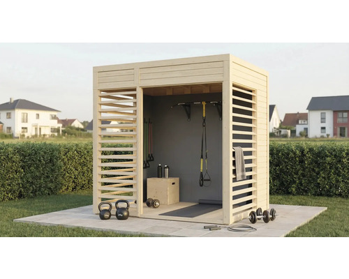 Houten tuinsauna met sporttoestellen zoals halters, kettlebells en een optrekstang