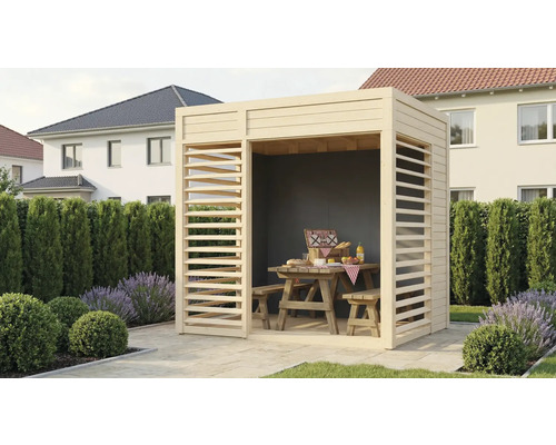 Houten tuinpaviljoen met picknicktafel en banken in de tuin