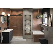 Moderne badkamer met douche, wastafel, bad en toilet in donkere tinten