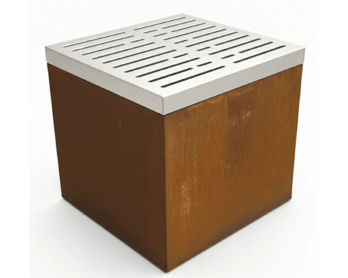 Vierkante straatkolk van staal met roestlook en afdekking met sleufpatroon