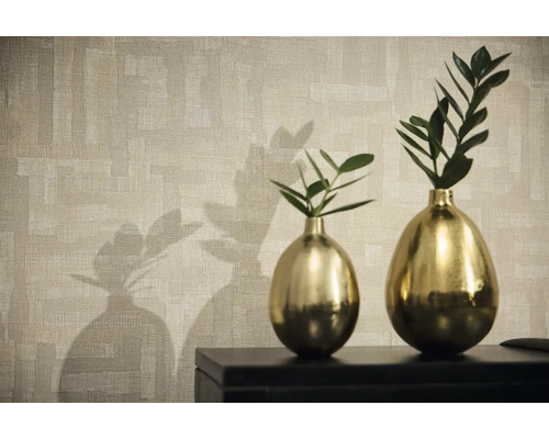 Decoratief behang met twee vazen en planten op een kast