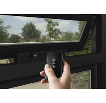 Hand bedient AXA Ajanra 2.0 raamopener met afstandsbediening