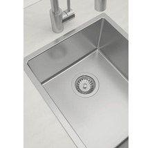 Roestvrijstalen spoelbak met waterkraan