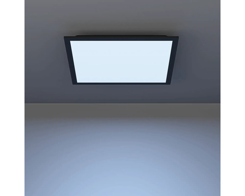 Rechthoekige plafondlamp in de kamer