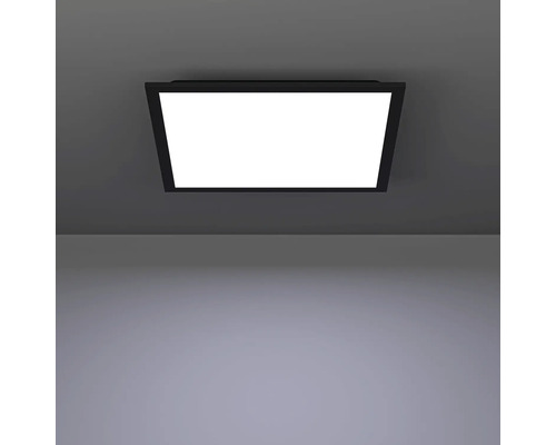 Rechthoekige plafondlamp in een kamer