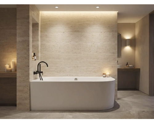 Badkamer met ligbad, kraan, planken en verlichting