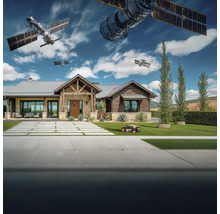 Modern huis met robotmaaier en satellieten in de lucht