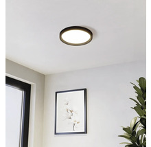 Ronde plafondlamp aan het plafond