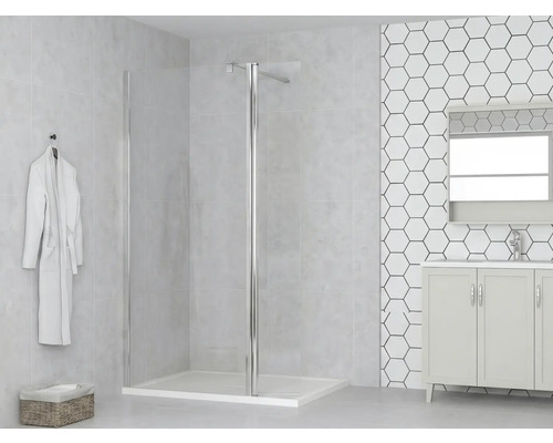 Badkamer met douchewand, wastafelonderkast en handdoek