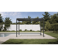 Pergola in tuin met zwembad