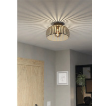 Plafondlamp met gestreepte lampenkap en gloeilamp