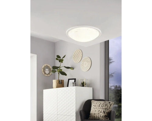 Plafondlamp in de woonkamer