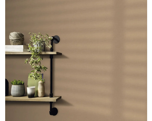 Wandrek met decoratieve elementen aan een muur