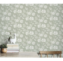 Wand met bloemenbehang in vintage stijl