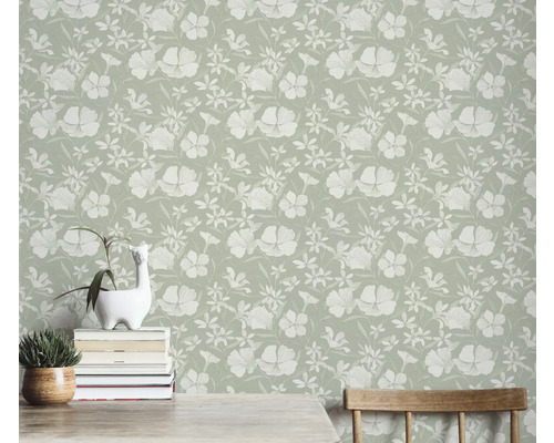 Wand met bloemenbehang in vintage stijl