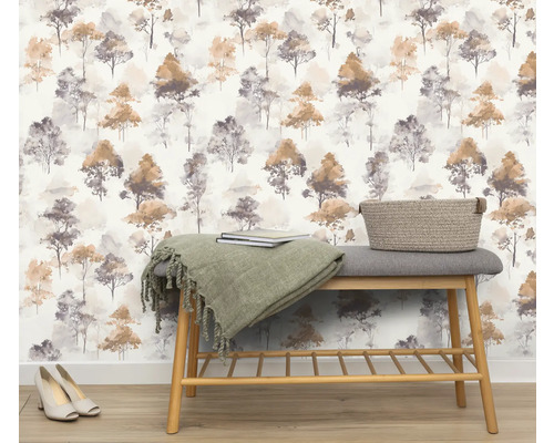 Interieuridee met vliesbehang met boommotief, bank, schoenen en decoratie