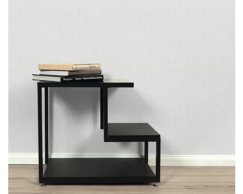 Zwarte bijzettafel met drie planken en boeken erop