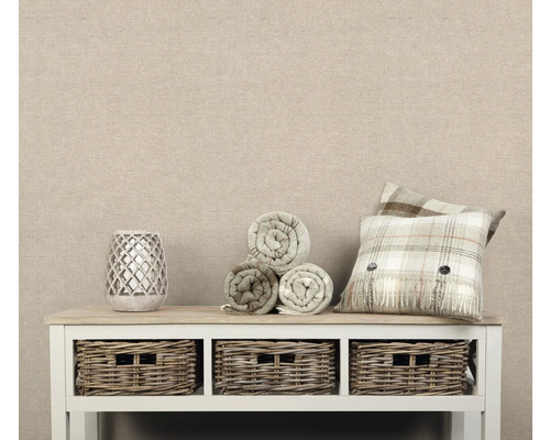 Decoratieve scène met meubels, dekens, kussens, manden en windlicht