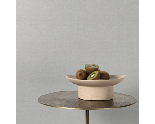 Decoratieve schaal met kiwi's op een tafel