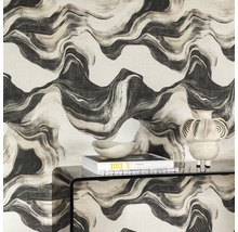 Kamerdecoratie met gedessineerd behang, tafel, boek en decoratie