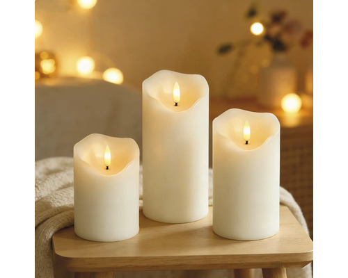 Drie LED-kaarsen op een tafel