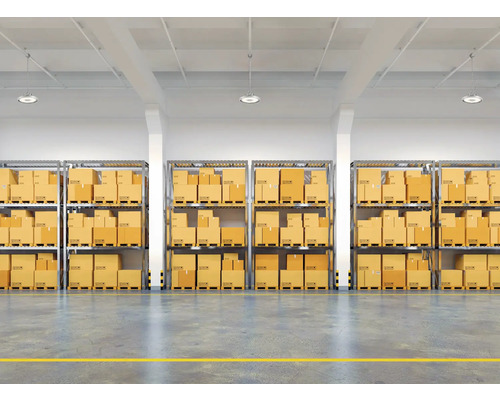 Magazijn met rekken vol dozen voor magazijnlogistiek