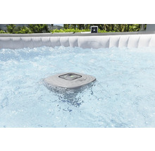 Opblaasbare bubbelbad met bedieningseenheid in het water