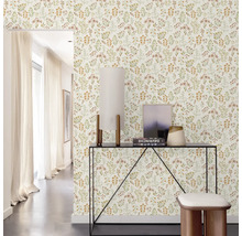 Hal met bloemenbehang, console, lamp en kruk